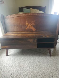 Lift top coffee table