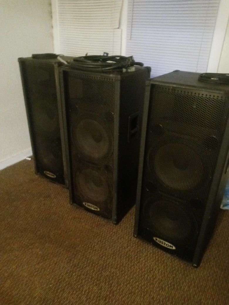 3 Powered Custom Speakers 15 End 1 Mixer 