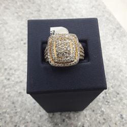 Ladies Ring 10kt Yellow Gold  