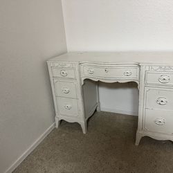 Antique Style Desk with 7 Drawers