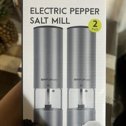 Electric Salt & Pepper Shaker