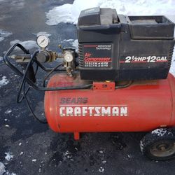 Craftsman 2.5 HP, 12 gallon air compressor

