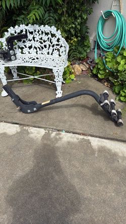 Tray style hitch mountain bike rack