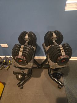 Bowflex SelectTech Adjustable Dumbbells with Stand
