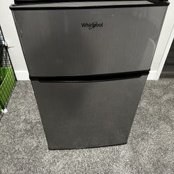 Whirlpool Mini Fridge 