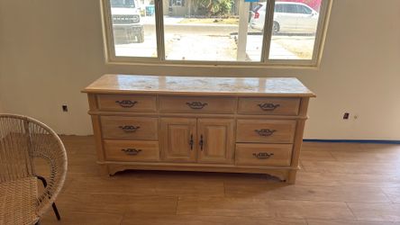Dresser