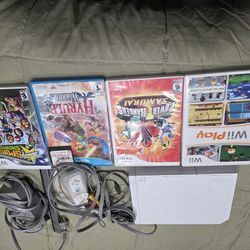 Nintendo Wii With Four Games