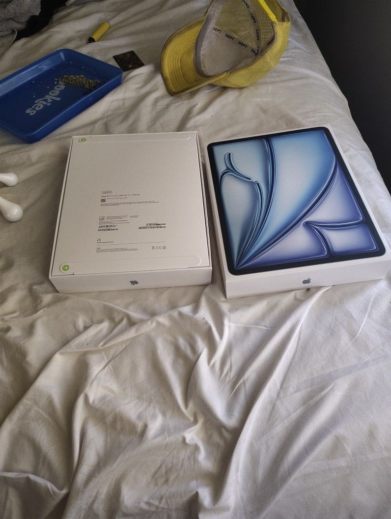 2 iPad Air 13" M3 Wifi And Cellular