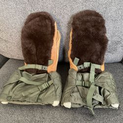 Military Grade Arctic Gloves Mittens Wool & Leather Almost New!