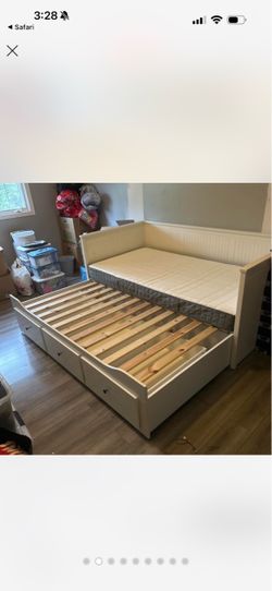 I have this trundle bed comes with 2 twine Serta Matress asking $200 for all it’s apart