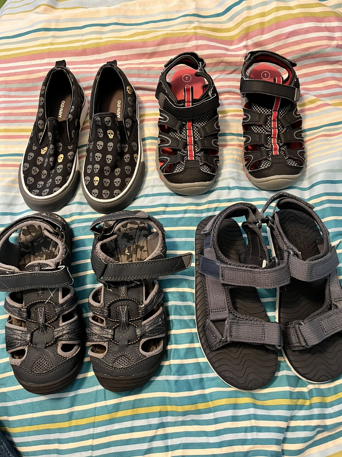 FREE Boys Size 1y Clean Sandals, Shoes & Clothes