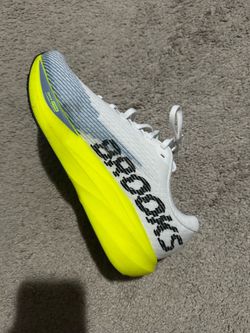Shoes brooks for man new in the box