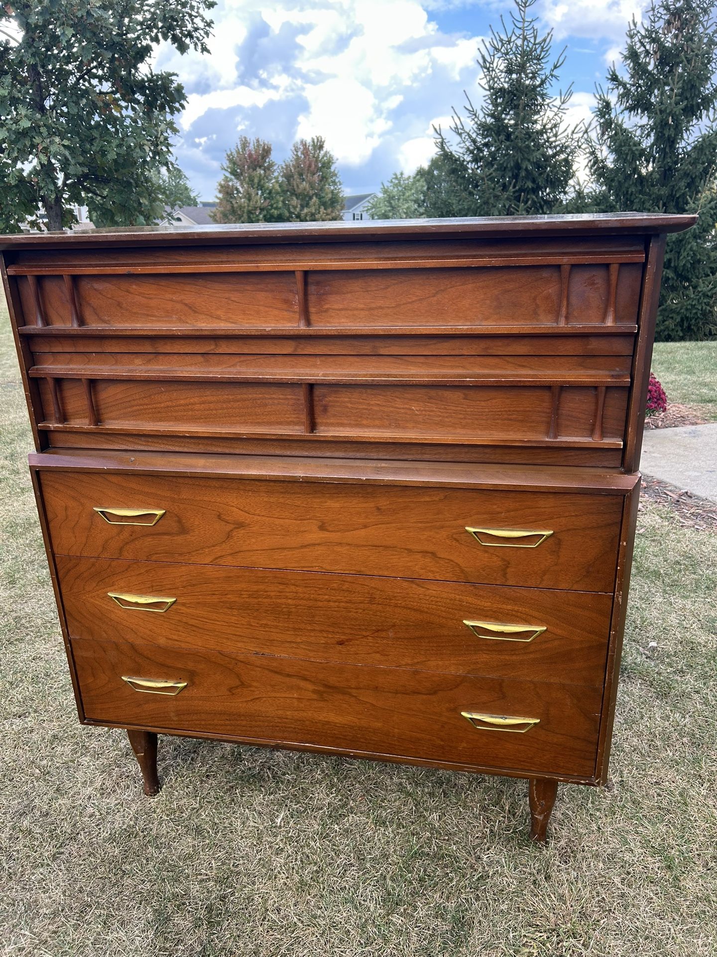 Dresser