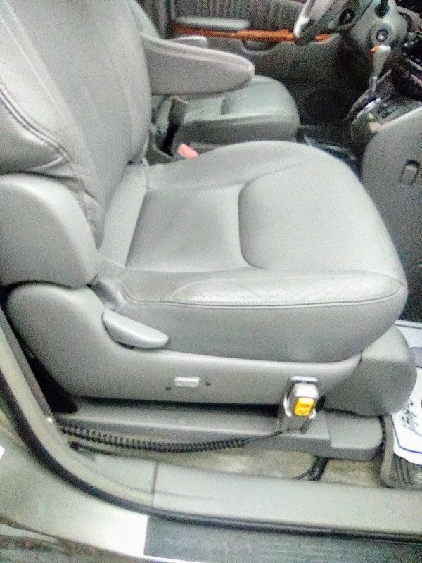 Braunability Turny Evo swivel seat with remote