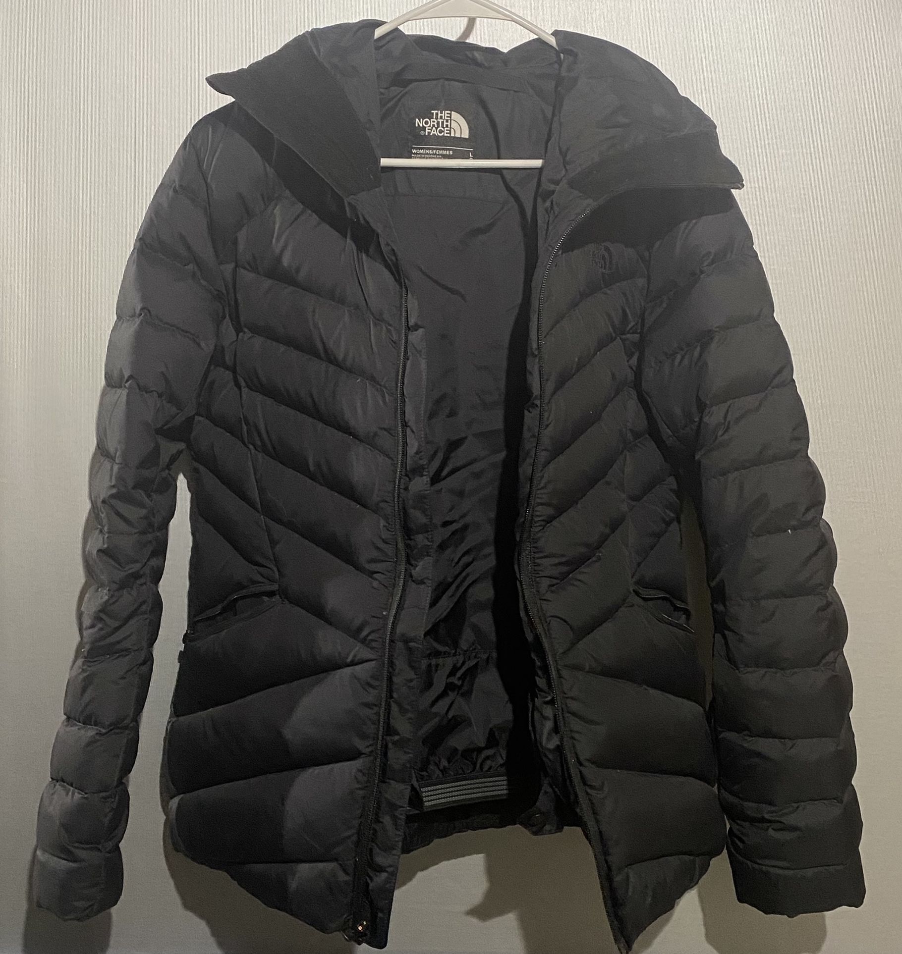 The North Face Puffy Jacket Women’s Size. Large