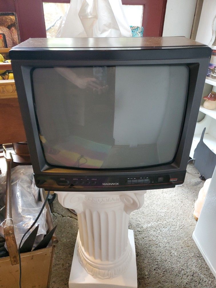 1989 Magnavox Tv