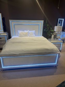 Led beds // luxury bedroom sets // luxury headboards // no credit needed // same day delivery 🚚