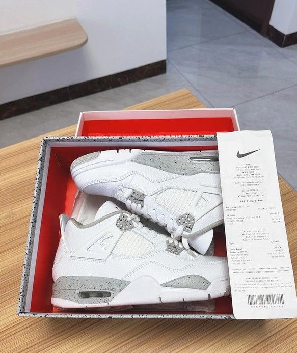 Jordan 4 White Oreo