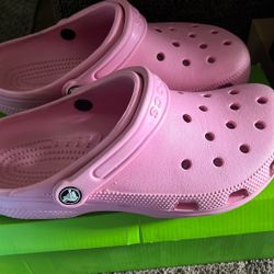 pink crocs 
