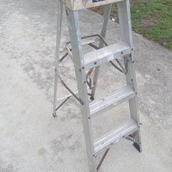 Gorilla Alluminum 4 Ft Ladder $15