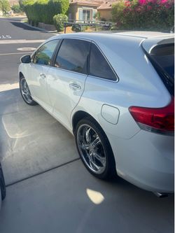 2009 Toyota Venza ( Low miles)