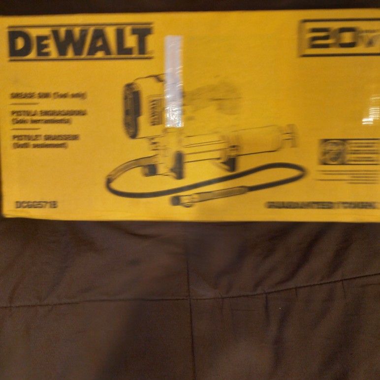 Dewalt DCGG571B Grease Gun 
