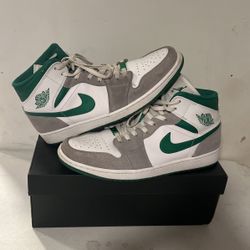 Used Air Jordan 1 Mid Pine Greens 