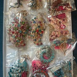 Betsy Johnson pins, Various 