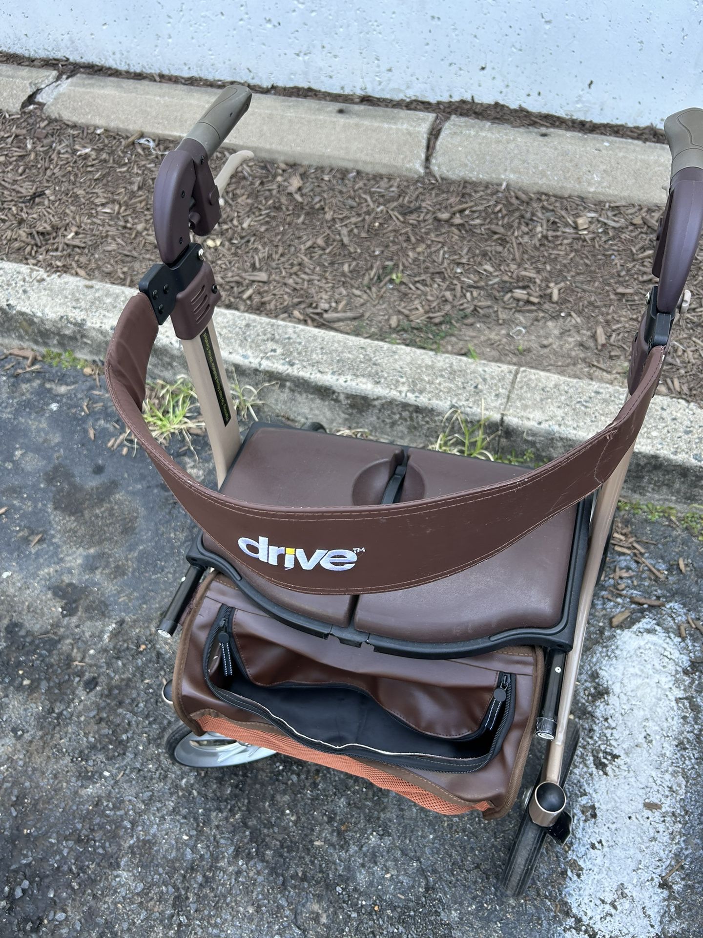 Walker 5 Star Nitro DLX Aluminum Like New