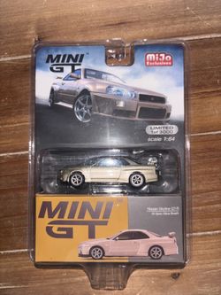 Mini GT Nissan Skyline GT-Rs