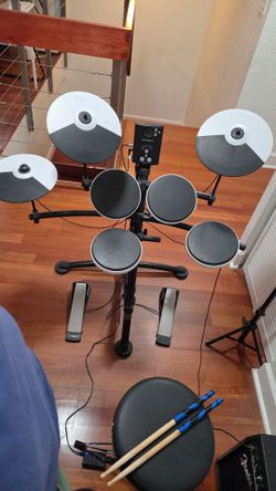 Roland TD 1  Electronic Drum Set