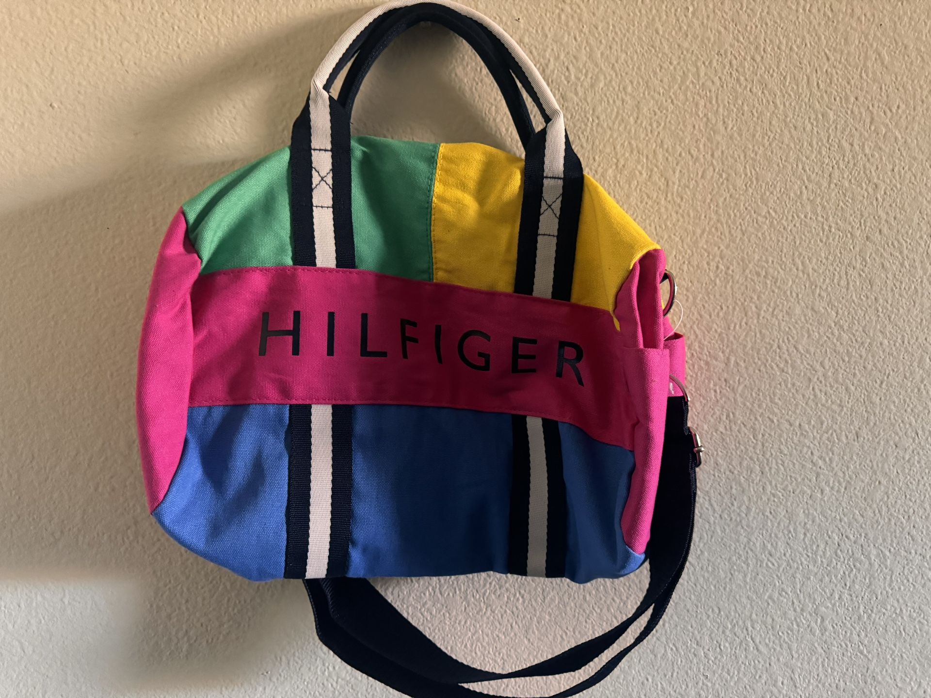New Duffle Gym Bag Authentic Tommy Hilfiger