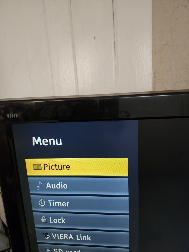 Panasonic TV 📺 37" In Good Working Condition No Remote