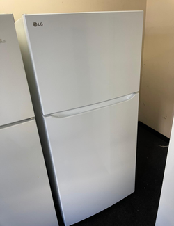 LG Top Freezer Fridge – White, Ice Maker, Clean