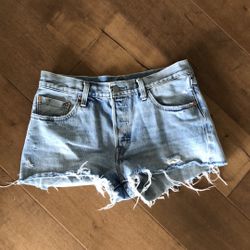 Levi shorts -28