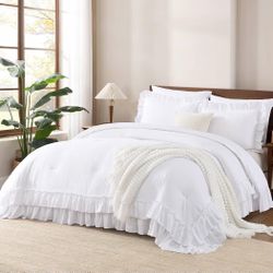 White Ruffle Comforter Set King -NEW (3546/8)