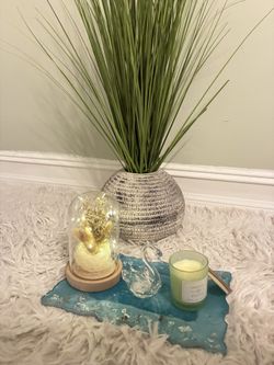 Sky Blue Resin Tray: Handmade Glass Swan Centerpiece