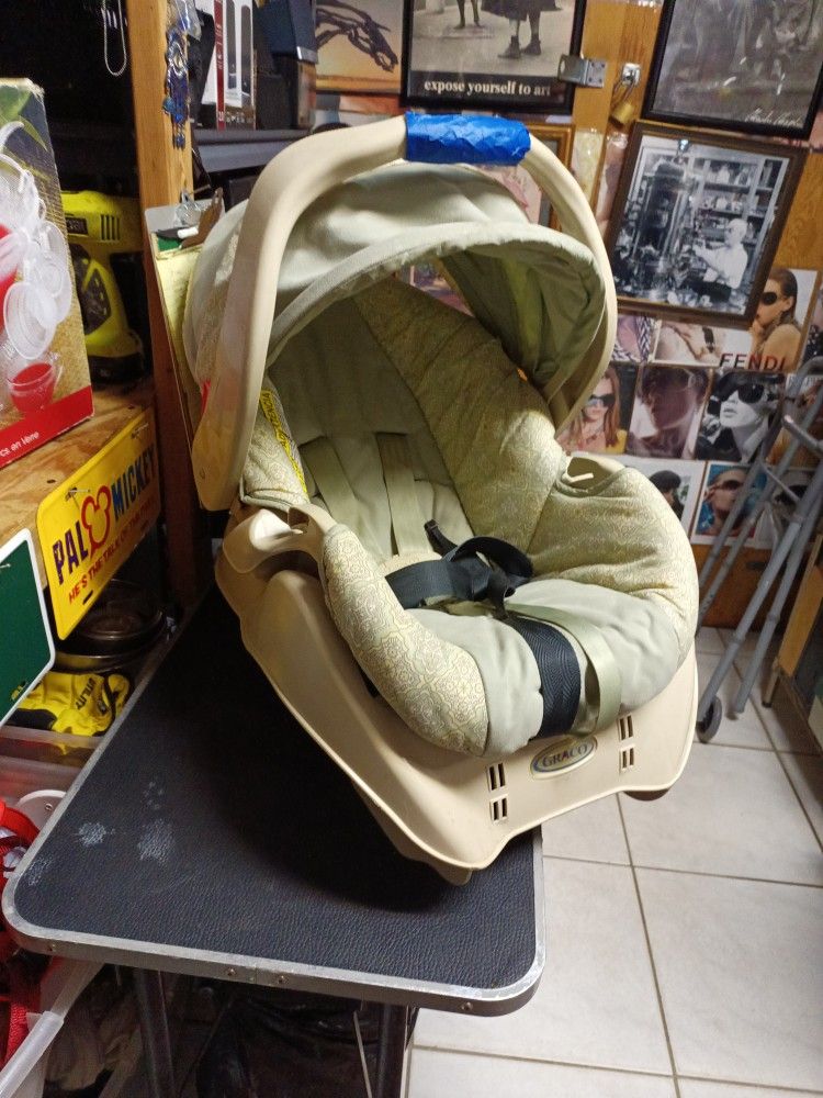 Baby Car Seat GRACO $10