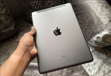 Ipad 5th Gen / CELL