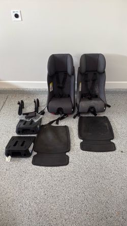 Clek Foonf car seats (pair)