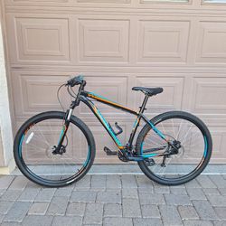 SPECIALIZED HARDROCK 29 ER MOUNTAIN BIKE LIKE NEW ( CHECK MY OTHER BIKES)