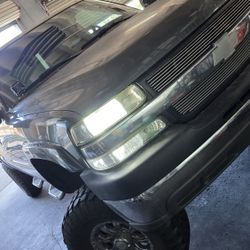 Car Led Headlights Kit Model H1 H4 H7 (9007 H13)

$29 COMPLETE KIT 
2 BULBS for:
Headlights, Low beam, High beam, DRL or Foglights
*And free license p