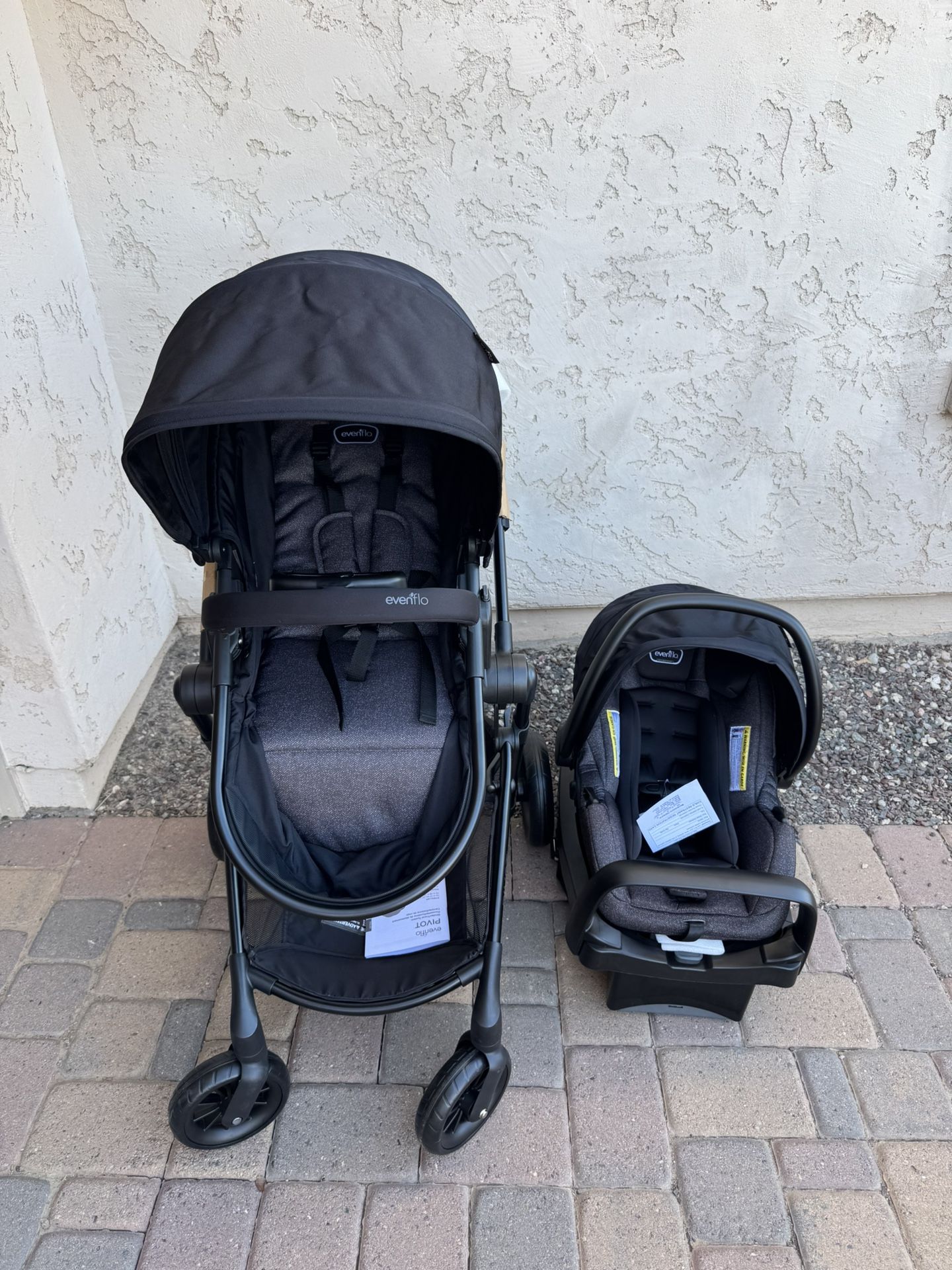New! Evenflo travel System