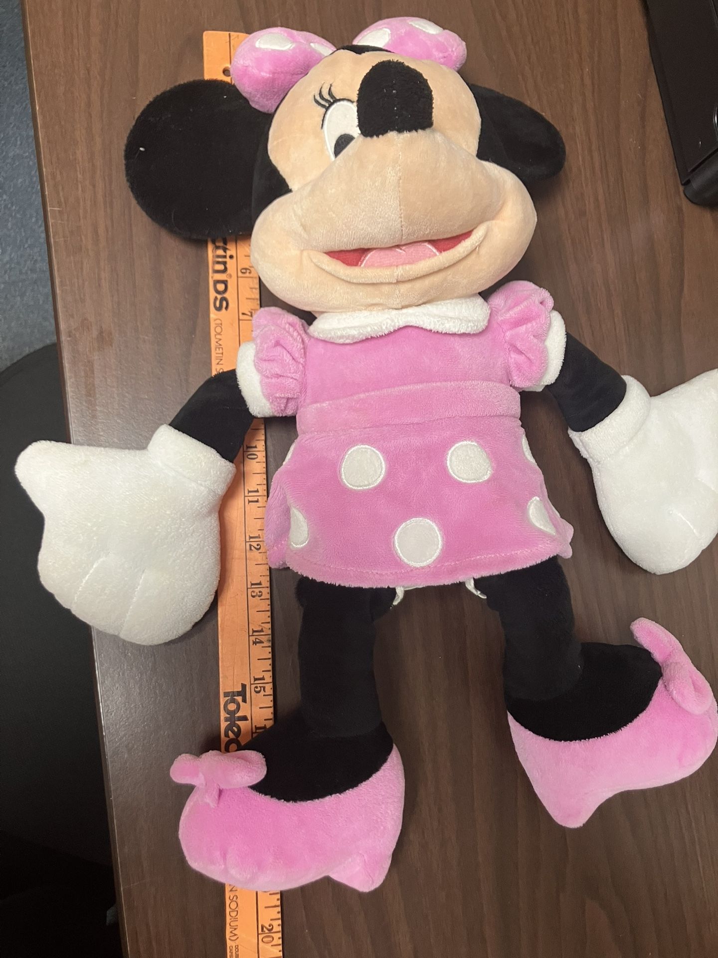 Disney 19” Minnie Mouse