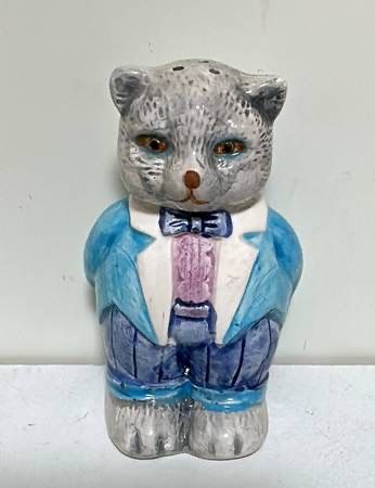 Vintage Collectible Cat In A Suit Figurine Single Salt Or Pepper Shaker Home Decoration Accent