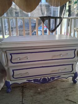 2 drwer chest of drawers