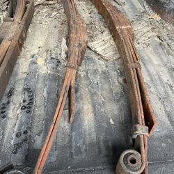 Ford F-250 Leaf Springs 