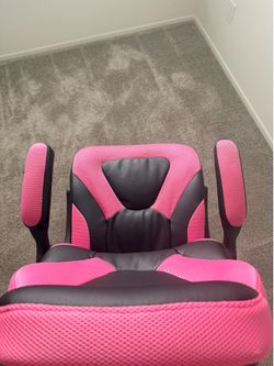 hot pink gaming / computer chair