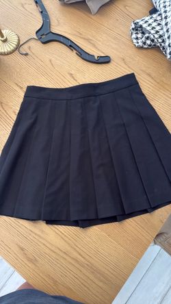 Woman pleated skirt