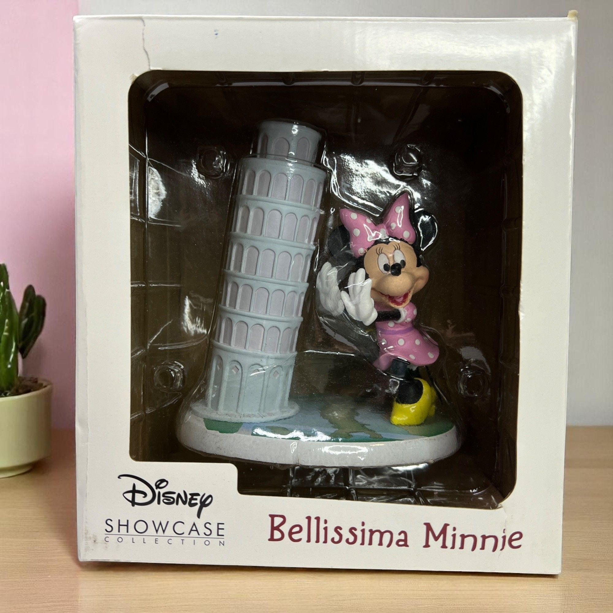 Disney Showcase Bellissima Minnie Figurine Leaning Tower Of Pisa Collectible